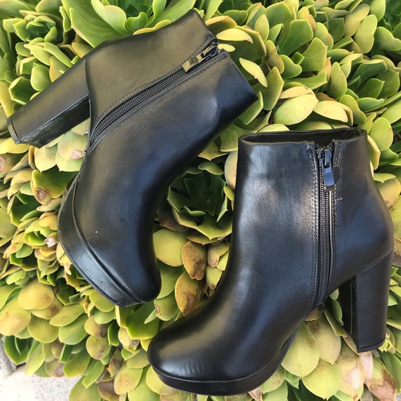 New black platform boots - Picture 5 of 6